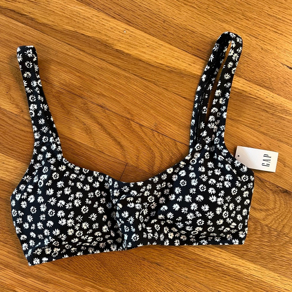 Daisy Print Black + White Bikini Top NWT by GAP